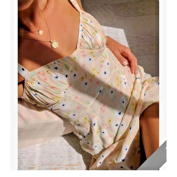 With Jéan Floral Mini Sundress Cream Peach Pansy Print Spaghetti Straps, Medium - Picture 1 of 11